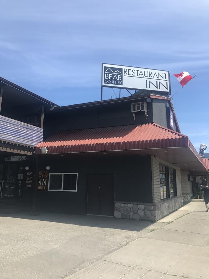 Bear Country Inn 테라스 외부 사진